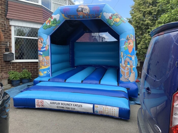 Pirate Castle (12 ft W/15 ft D /11 ft H)